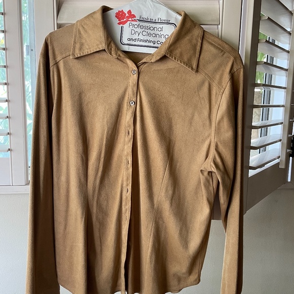 Valerie  Stevens (Tan) - Picture 1 of 2